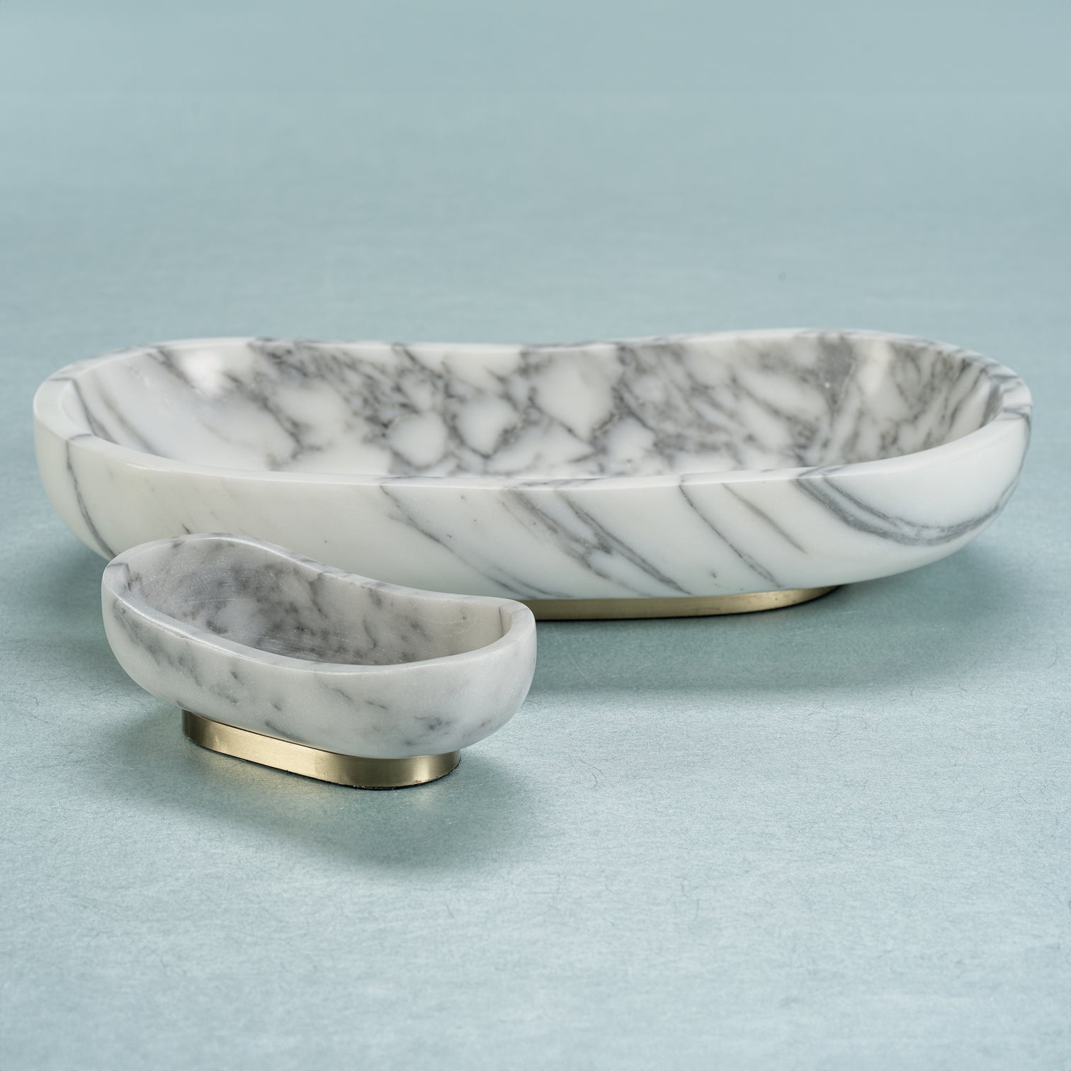 Arebascato Marble Oval Serving Bowl on Gold Metal Base - Image 2